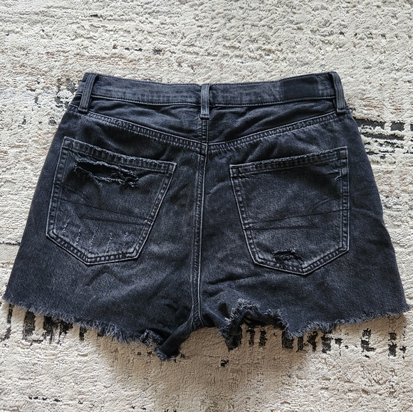 American Eagle Outfitters Pants - American Eagle Highest Rise 90s Boyfriend Short